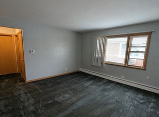 7228 38th Pl APT 2S, Lyons, IL 60534