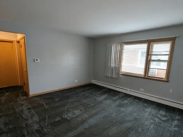 7228 38th Pl APT 2S, Lyons, IL 60534