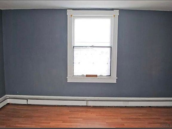 3rd image of 1096 Berg St #&-1093
