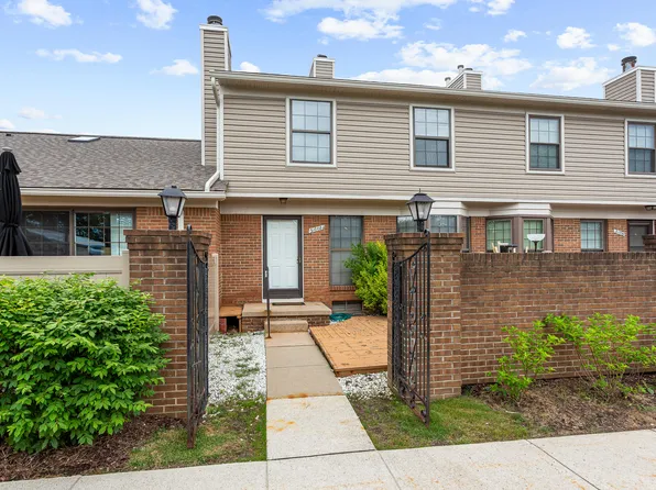 31008 Country Blf, Farmington, MI 48331