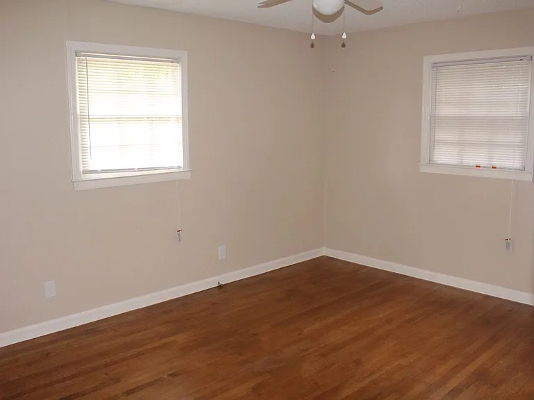 218 Cochran Rd — Photo 9