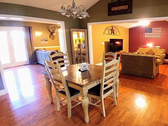 5th image of 144 Shady Oaks Dr