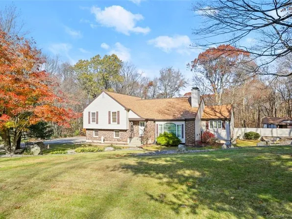 8 Catherine Drive, Prospect, CT 06712