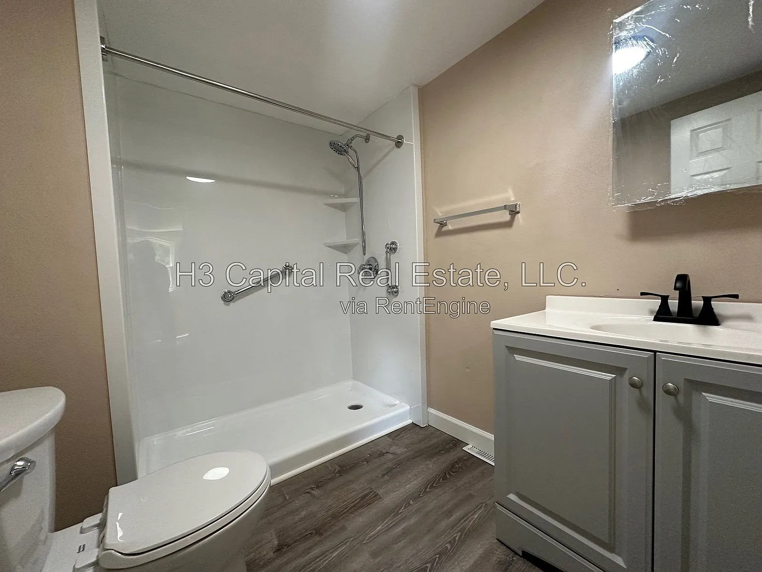 2 bed, 1.0 bath, $1,395 — Photo 4