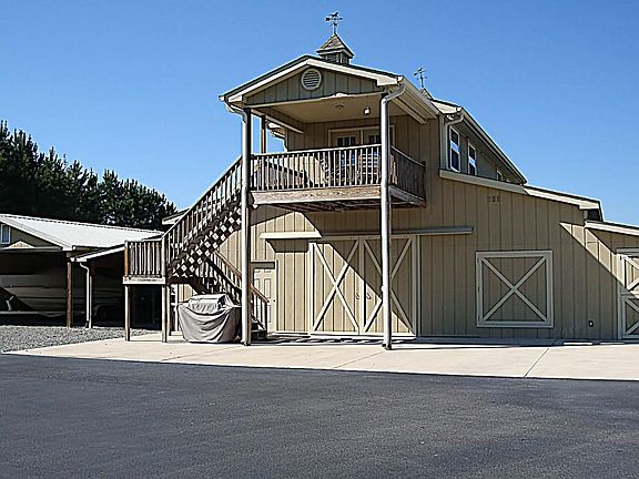 3rd image of 3805 Windward Ln