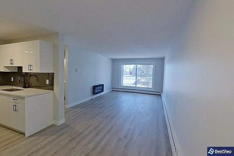 1 bed, 1.0 bath, $1,295 — Photo 2