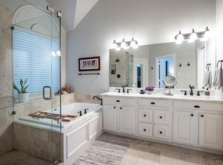 3880 Lakeview Ct, Addison, TX 75001