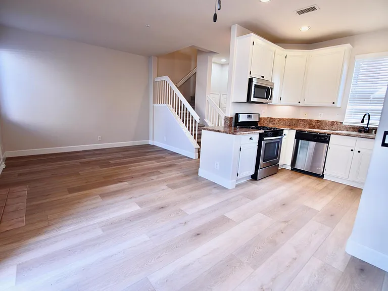 241 Seacountry Ln — Photo 5