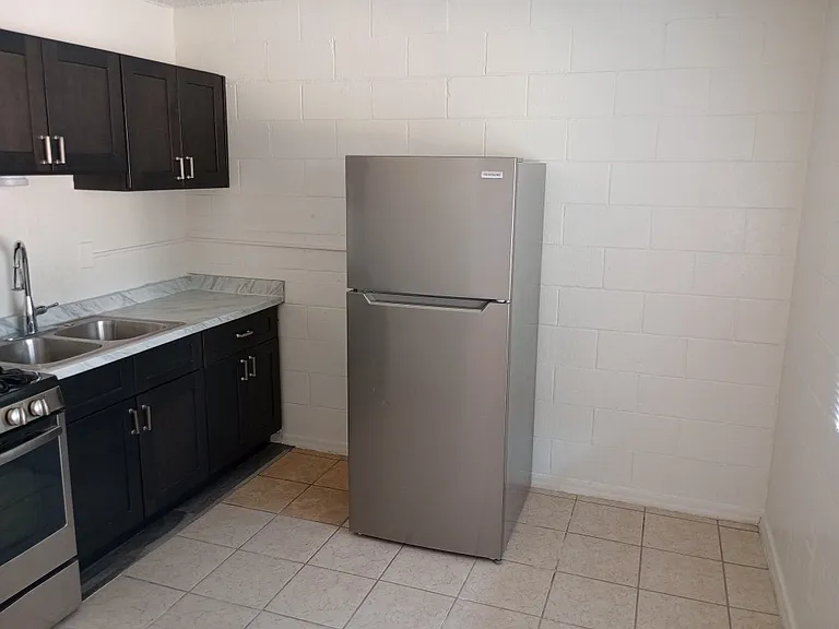 401 N D St #11 — Photo 4