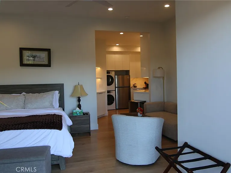 1515 Tahiti Ave #B — Photo 3