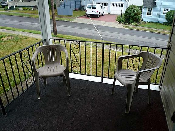 3rd image of 503 Deissler Ct
