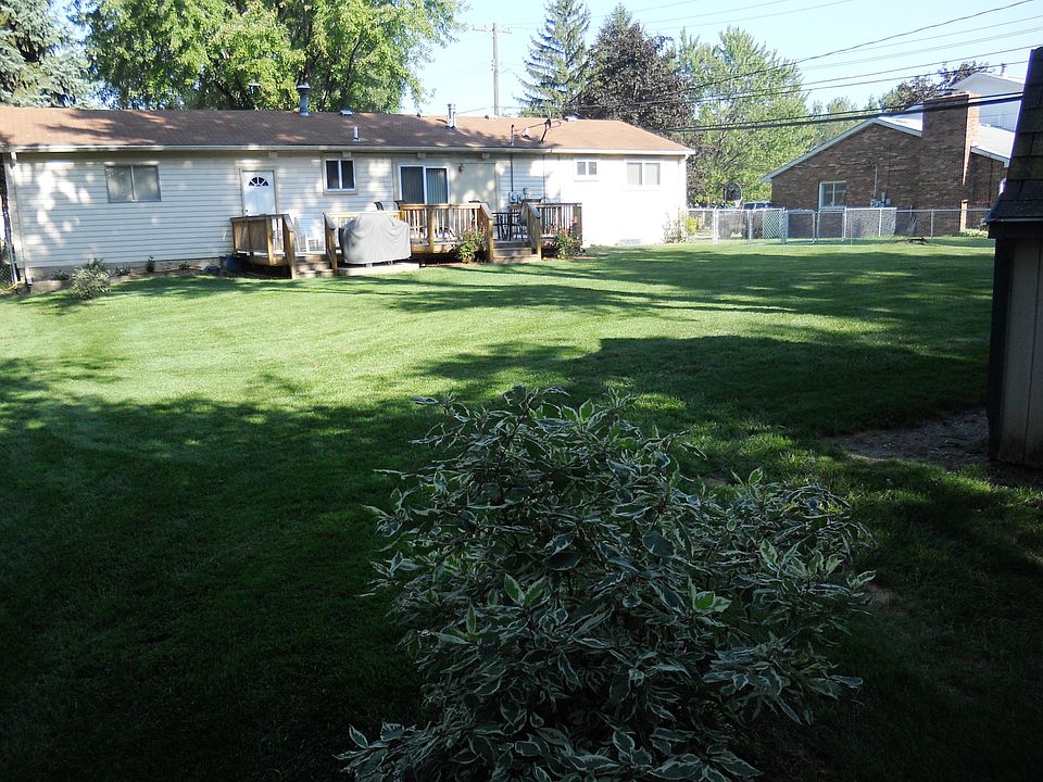 2nd image of 45433 Wakefield St