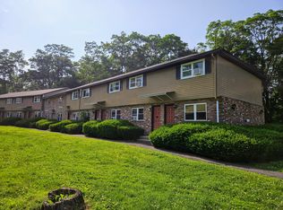 2 Culdaff St APT H, Easthampton, MA 01027