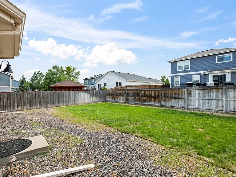 13849 Locust St — Photo 16