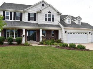 623 Prairie Hill Ave, Mukwonago, WI 53149