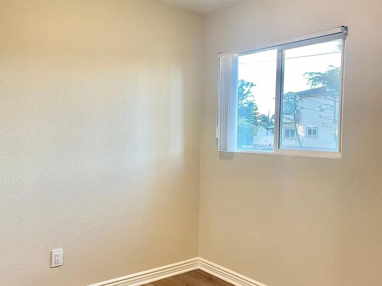 6620 Hazeltine Ave #106 — Photo 10