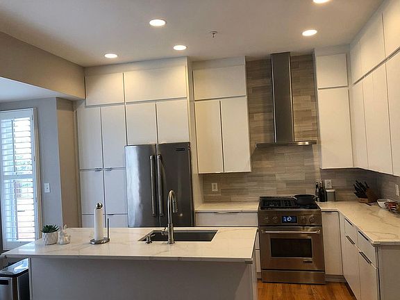 4th image of 1682 N Quinn St