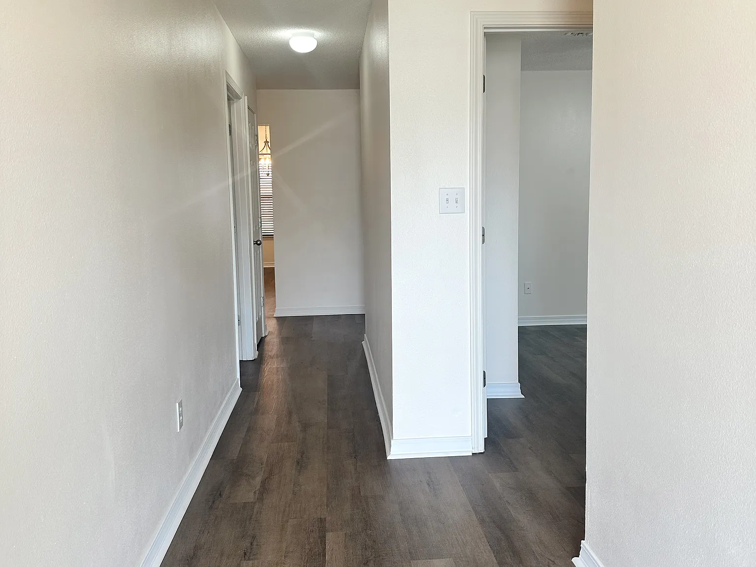 3 bed, 2.0 bath, 1590 sqft, $1,900 — Photo 2