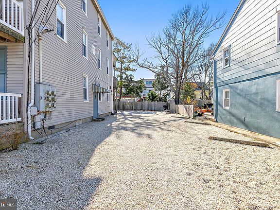 4th image of 28 W New Jersey Ave APT E