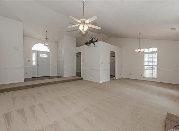 4th image of 10401 Rolling Glen Ct