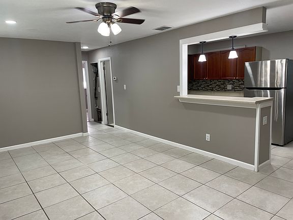 4th image of 705 Wood Dr