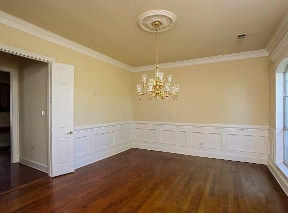 4th image of 2406 Clear Creek Ct