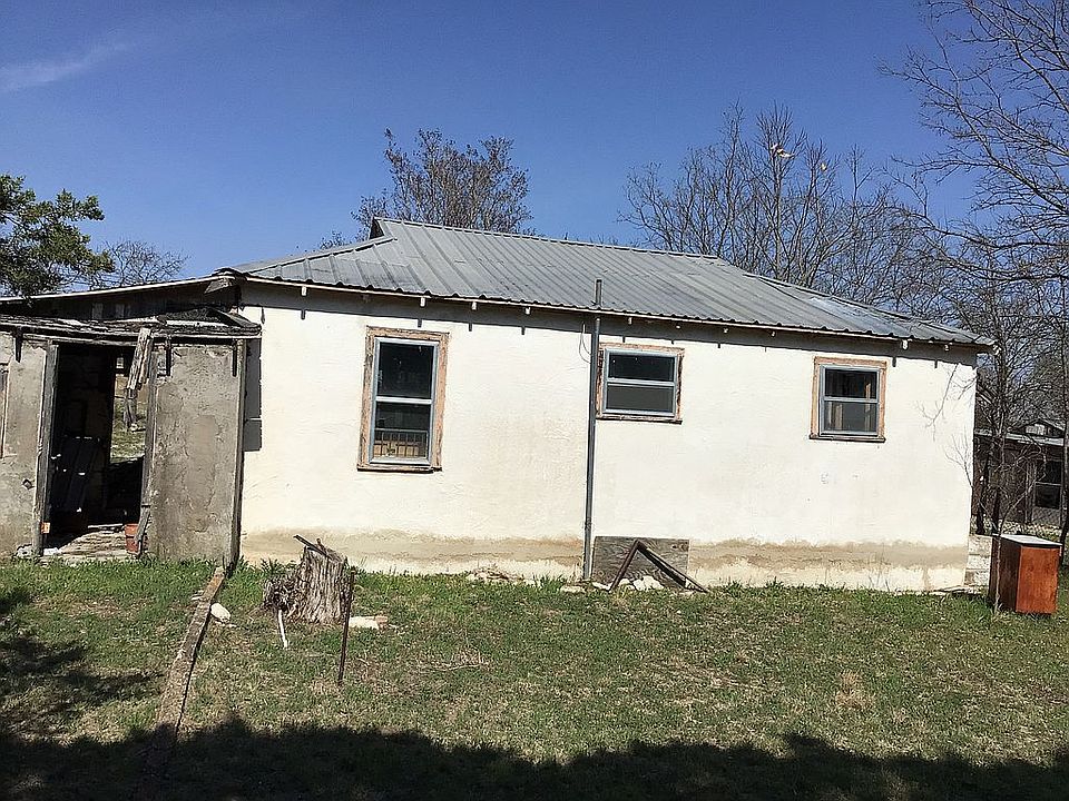 2nd image of 909 Hereford St