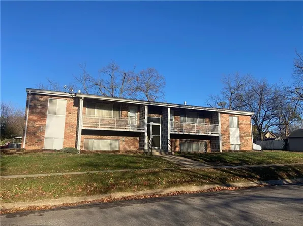 708 E Walnut St, Belton, MO 64012