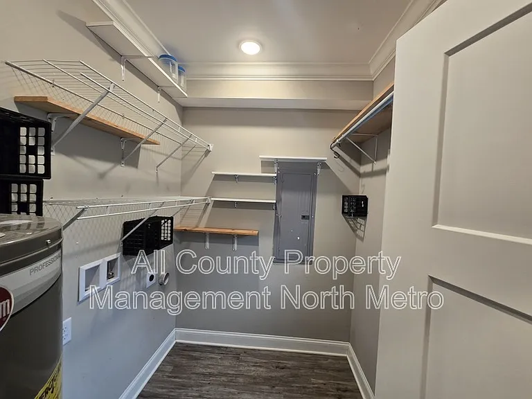 545 Lakeview Dr #B — Photo 7