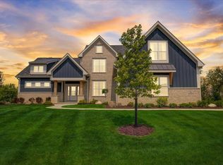 N53W20256 Beechcraft Rd, Menomonee Falls, WI 53051