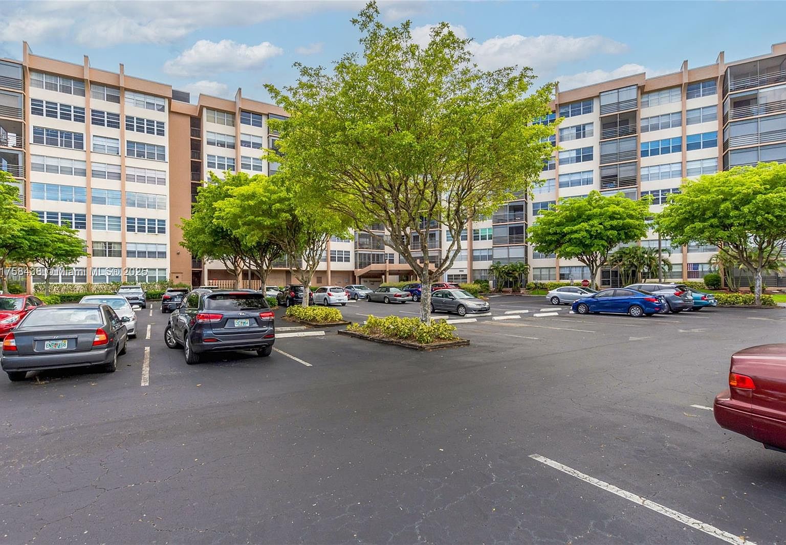 1100 Saint Charles Pl APT 408