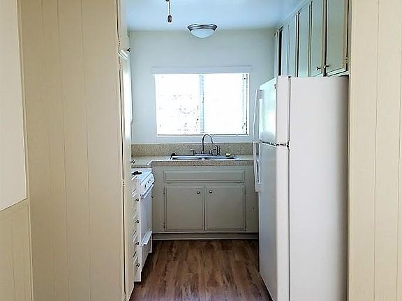 3rd image of 4476 Marlborough Ave APT 1