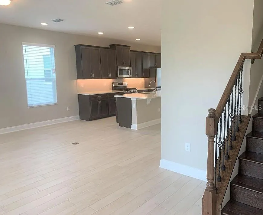 3 bed, 2.5 bath, 1994 sqft, $2,900 — Photo 4