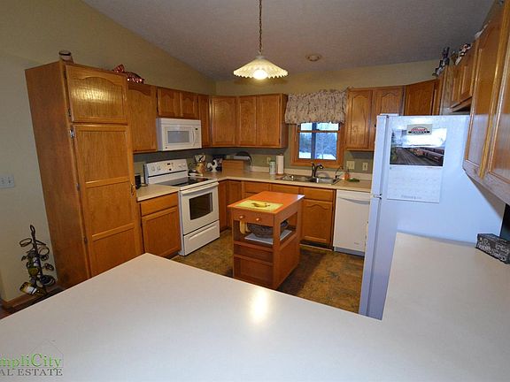 5th image of 2307 S 214th St