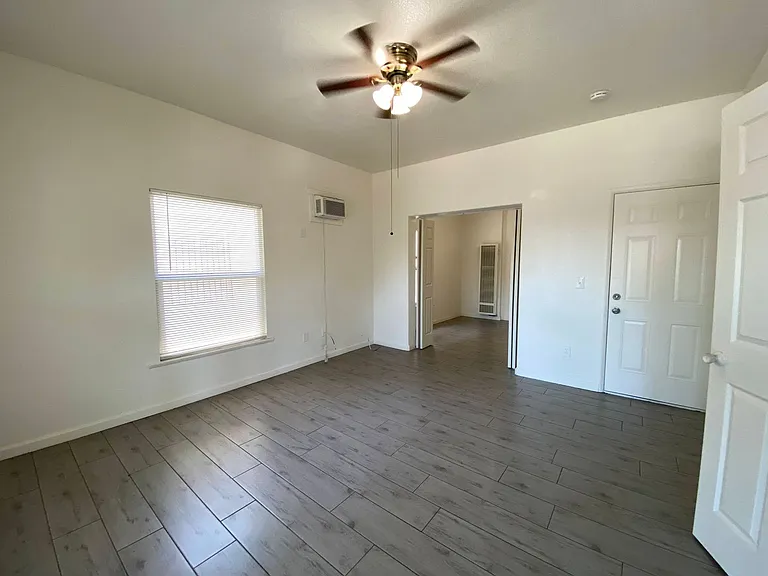 One Bedroom Apartment in Downtown Stockton — Photo 11