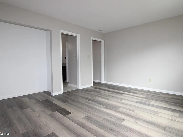 228 Spring House Ln — Photo 9
