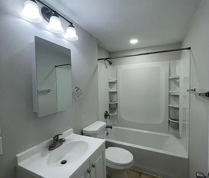 3210 W Longfellow Pl #C — Photo 8