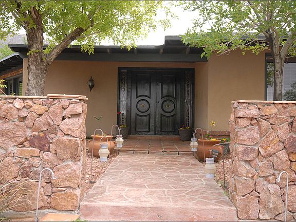5th image of 1202 Thunderbird Dr