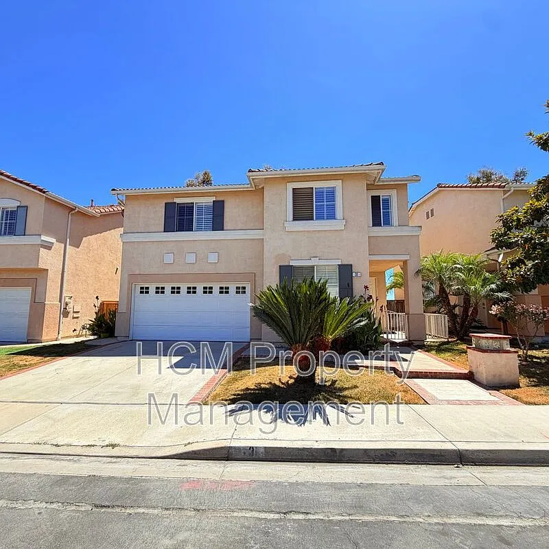 4 bed, 3.0 bath, 2000 sqft, $4,899 — Photo 2