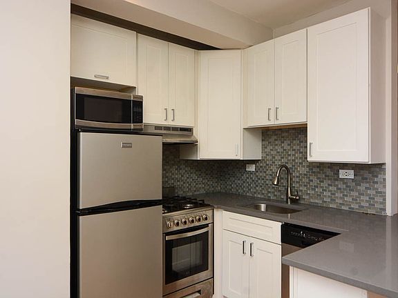3rd image of 511 W Belmont Ave #83