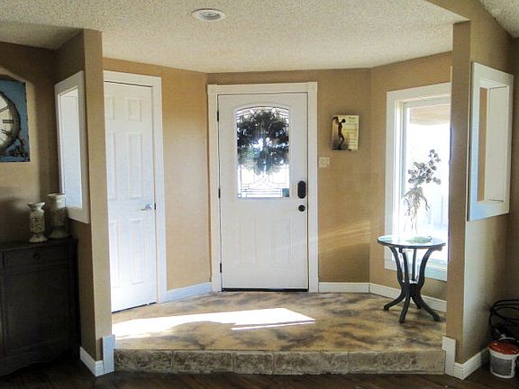 3rd image of 1008 N County Road 1110