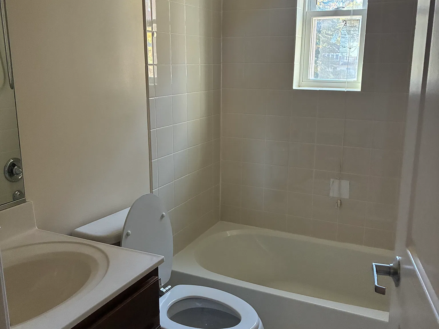 128 Lee Ave — Photo 4