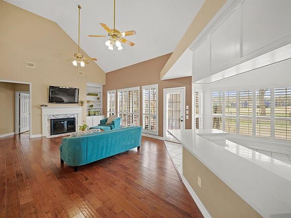 5th image of 1627 Pecan Crossing Dr