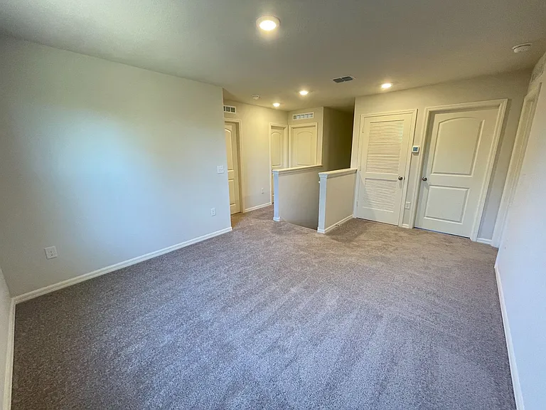 1630 Tench Ct — Photo 9