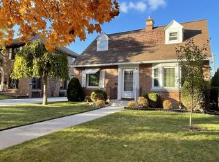 608 Pine St, Manitowoc, WI 54220