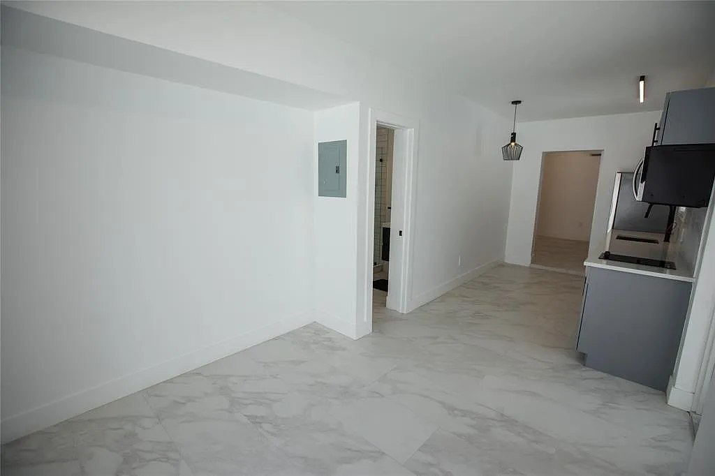 1 bed, 1.0 bath, 765 sqft, $1,900 — Photo 3