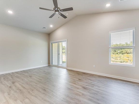 5th image of 1795 W Redbud Ln