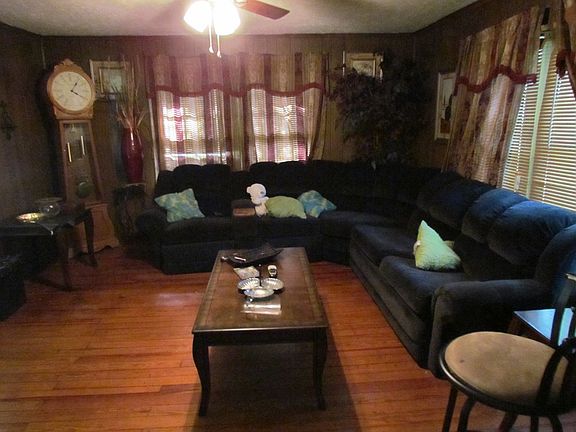 3rd image of 2826 Sylvester Dr