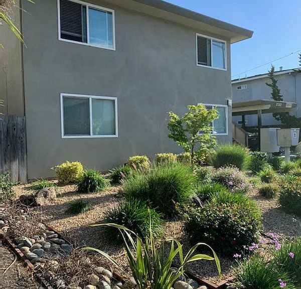 Sutter Avenue Apartments — Photo 7