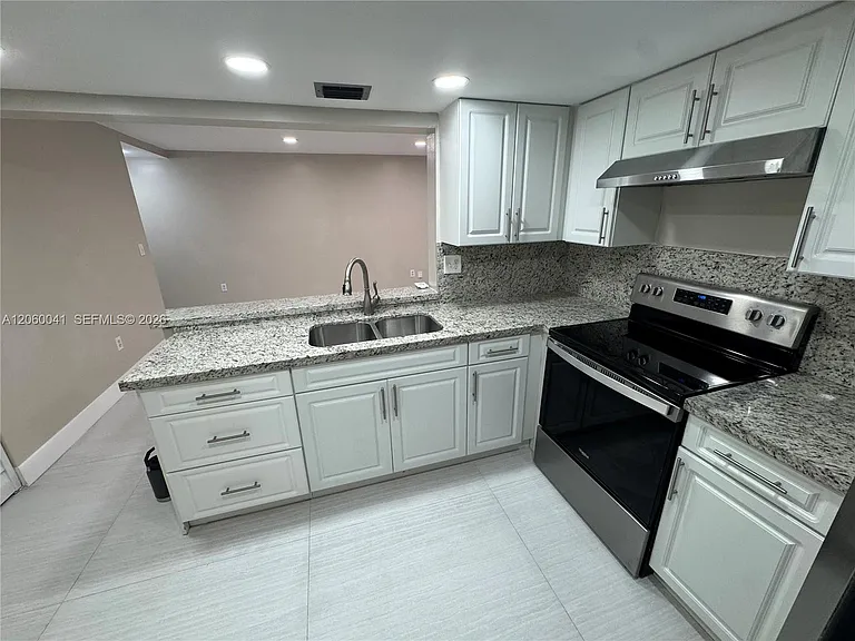 9405 Fontainebleau Blvd #113-22 — Photo 6